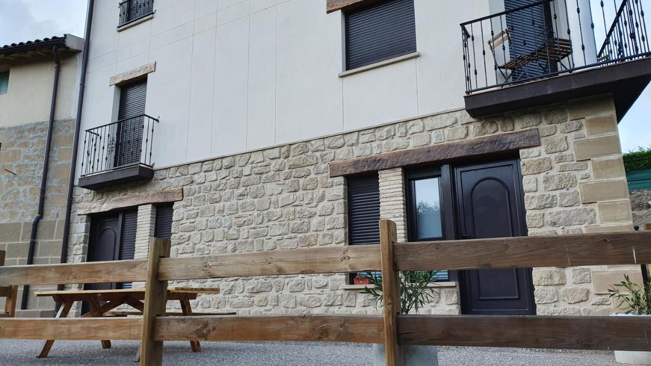 Apartamentos Virgen De Tironcillo Cuzcurrita-Río Tirón Esterno foto